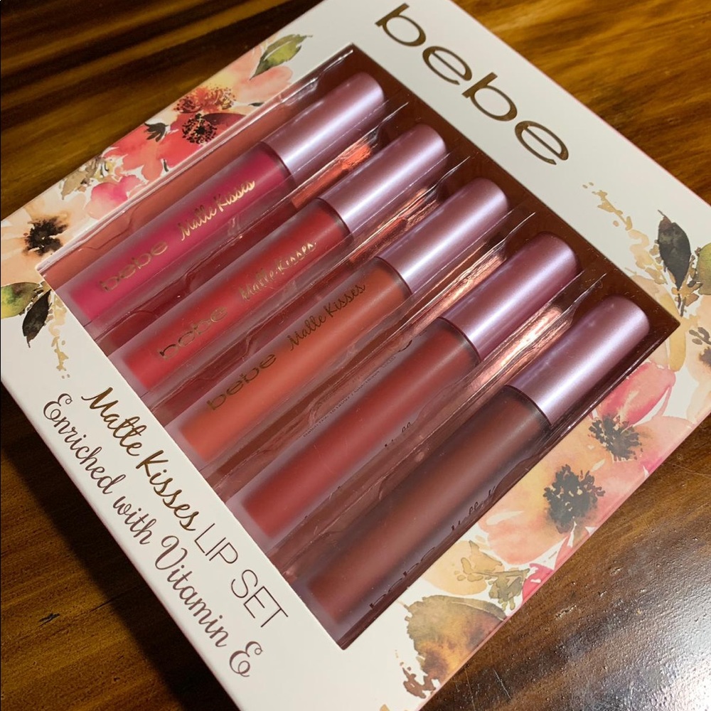 Bebe matte kisses lip set.